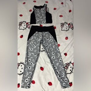 Betsey Johnson Black and White Floral Leggings Set